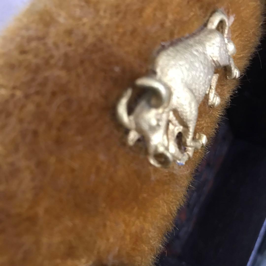 置き物　牛の角