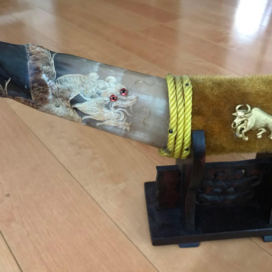 置き物　牛の角