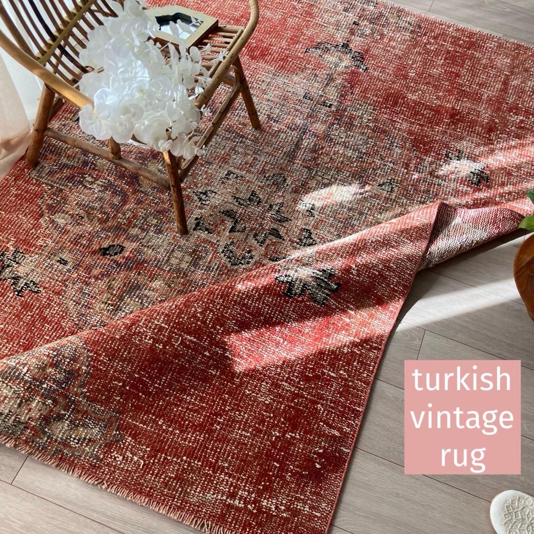シャビーレッドコーラル116×174ブラック　メダリオン　トルコヴィンテージラグ