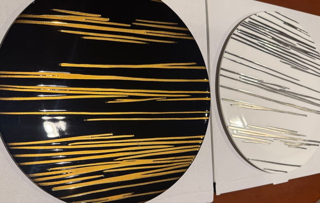 Luzerne ルザーン ストライプデザインの円形お皿　2枚セット