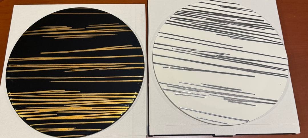 Luzerne ルザーン ストライプデザインの円形お皿　2枚セット