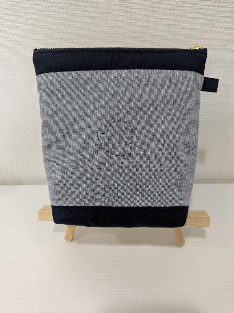 ご予約品　イニシャル入り　レース柄のお帽子が大人可愛いスーちゃんポーチ