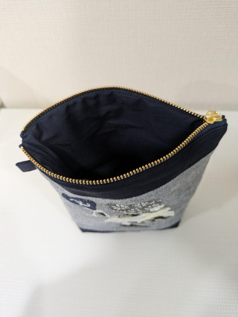 ご予約品　イニシャル入り　レース柄のお帽子が大人可愛いスーちゃんポーチ