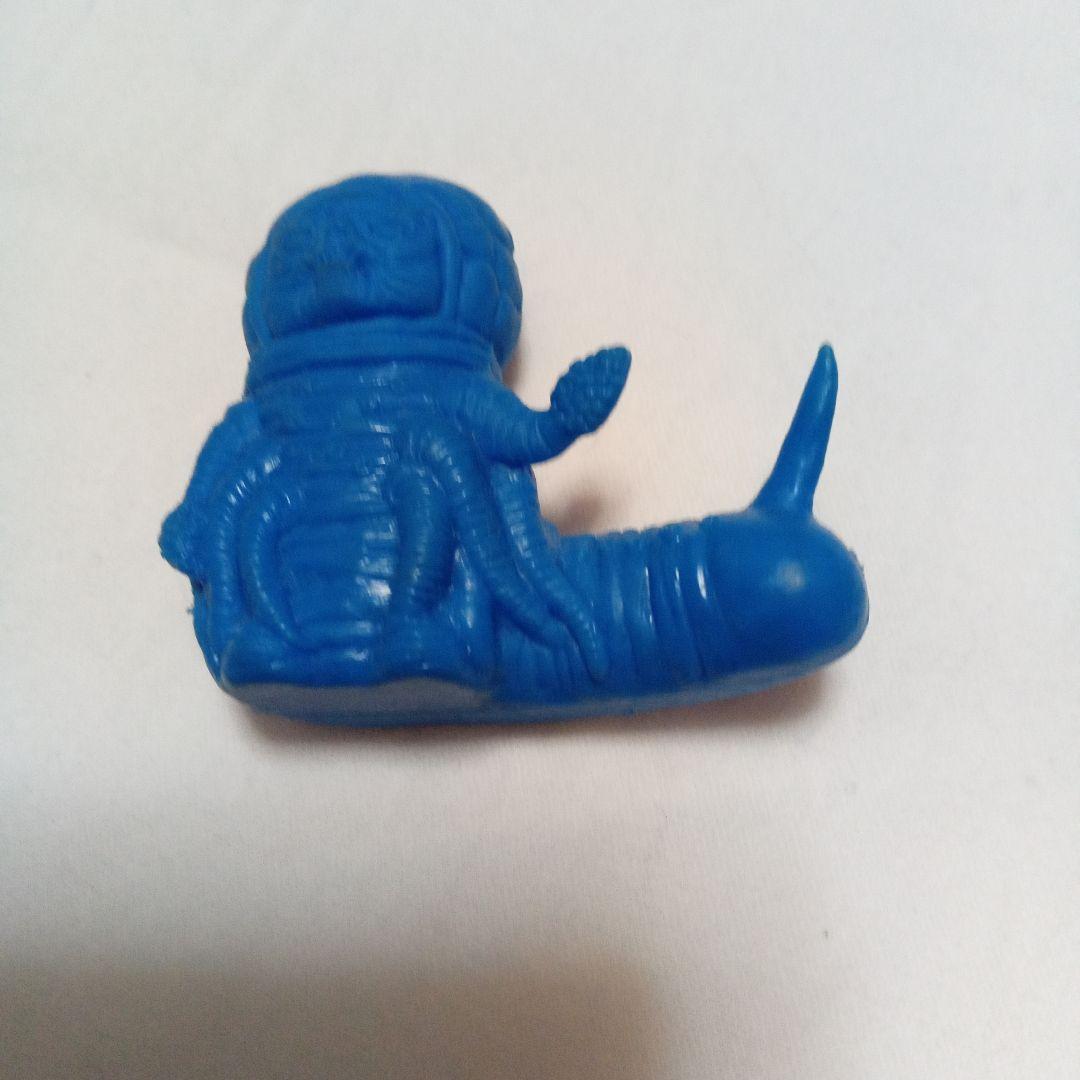 怪獣消しゴム3つ青色 レッドキング バルザック星人 など - メルカリ