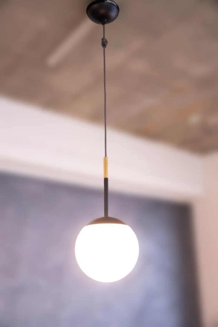KANADEMONO 球形ペンダントライト ホワイト×ブラック