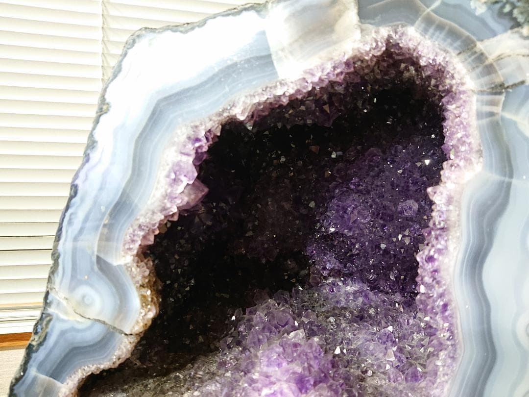 アメジストドーム　高さ29cm　横35cm　幅16cm　約24キロ　天然石