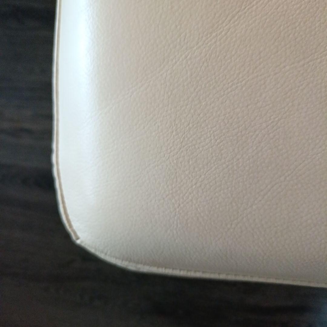 2台まとめて購入　②　IDC　大塚家具　本革　レザー　オットマン　ホワイト