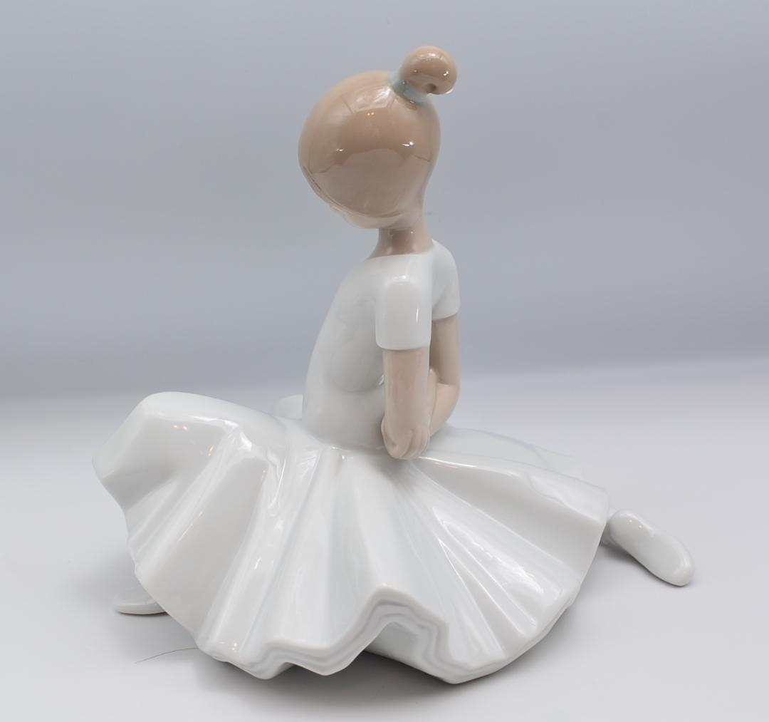夢みるバレリーナ　★NAO・リヤドロ　スペイン　ポーセリン　光沢仕上げ　絶版