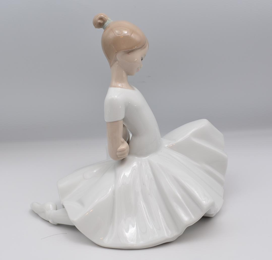 夢みるバレリーナ　★NAO・リヤドロ　スペイン　ポーセリン　光沢仕上げ　絶版
