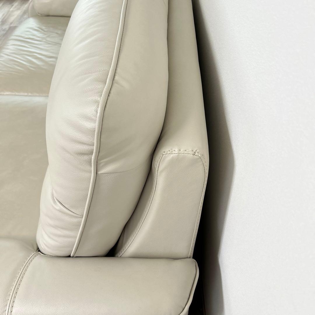 ニトリリクライニング　本革　ソファー　白　薄いベージュ　薄いグレー
