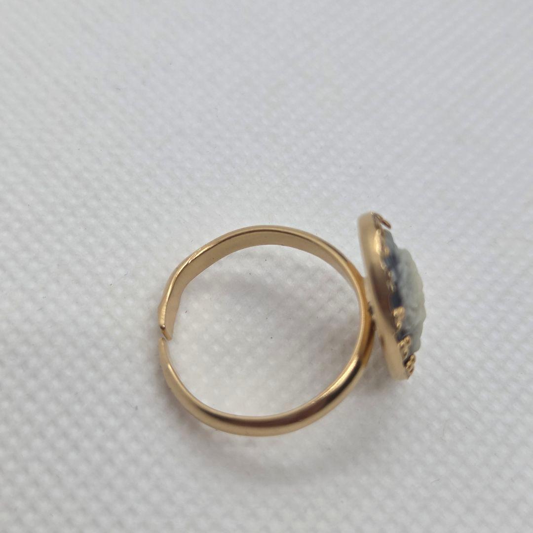 カメオ ヴィンテージリングオーバル型 花柄彫刻 - メルカリ