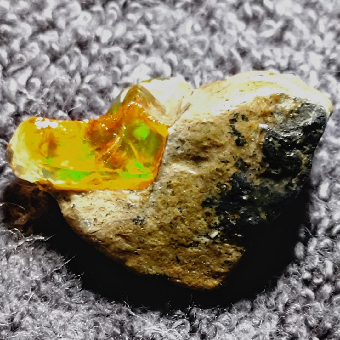 ★トップグレードプレシャスファイヤーオパール 結晶 8.0gH(SA+)