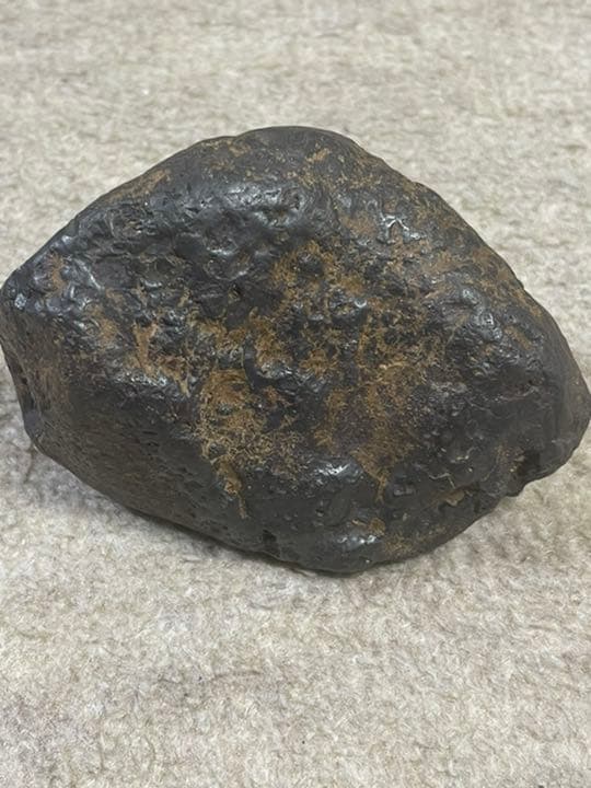 ★隕石  原石採取品。『アルタイ隕石』