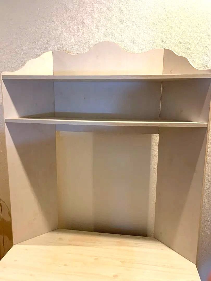 テレビ台、白地 木目調、テレビの大きさに合わせて飾り棚の高さを調節できます