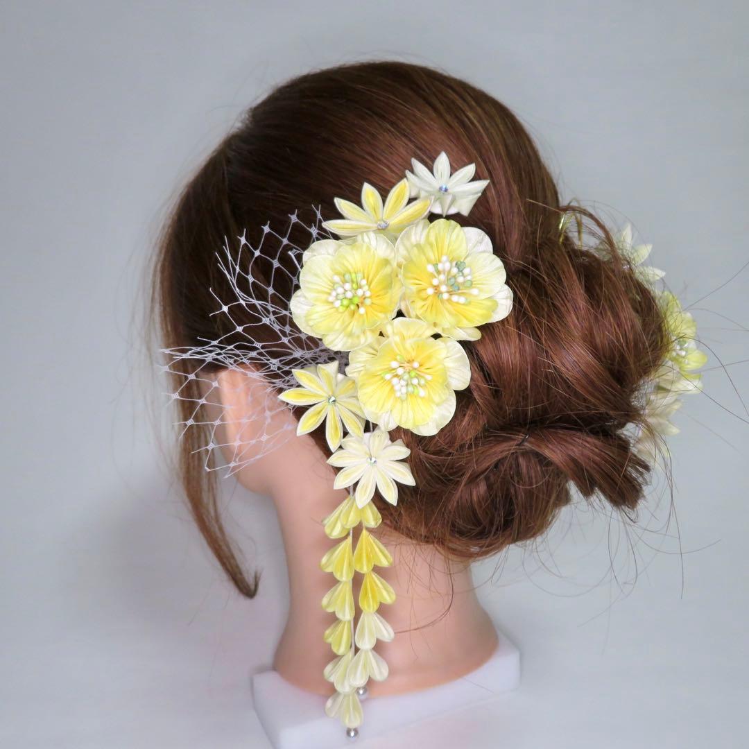 【春色イエローの小花の髪飾り】つまみ細工　成人式　卒業式　結婚式