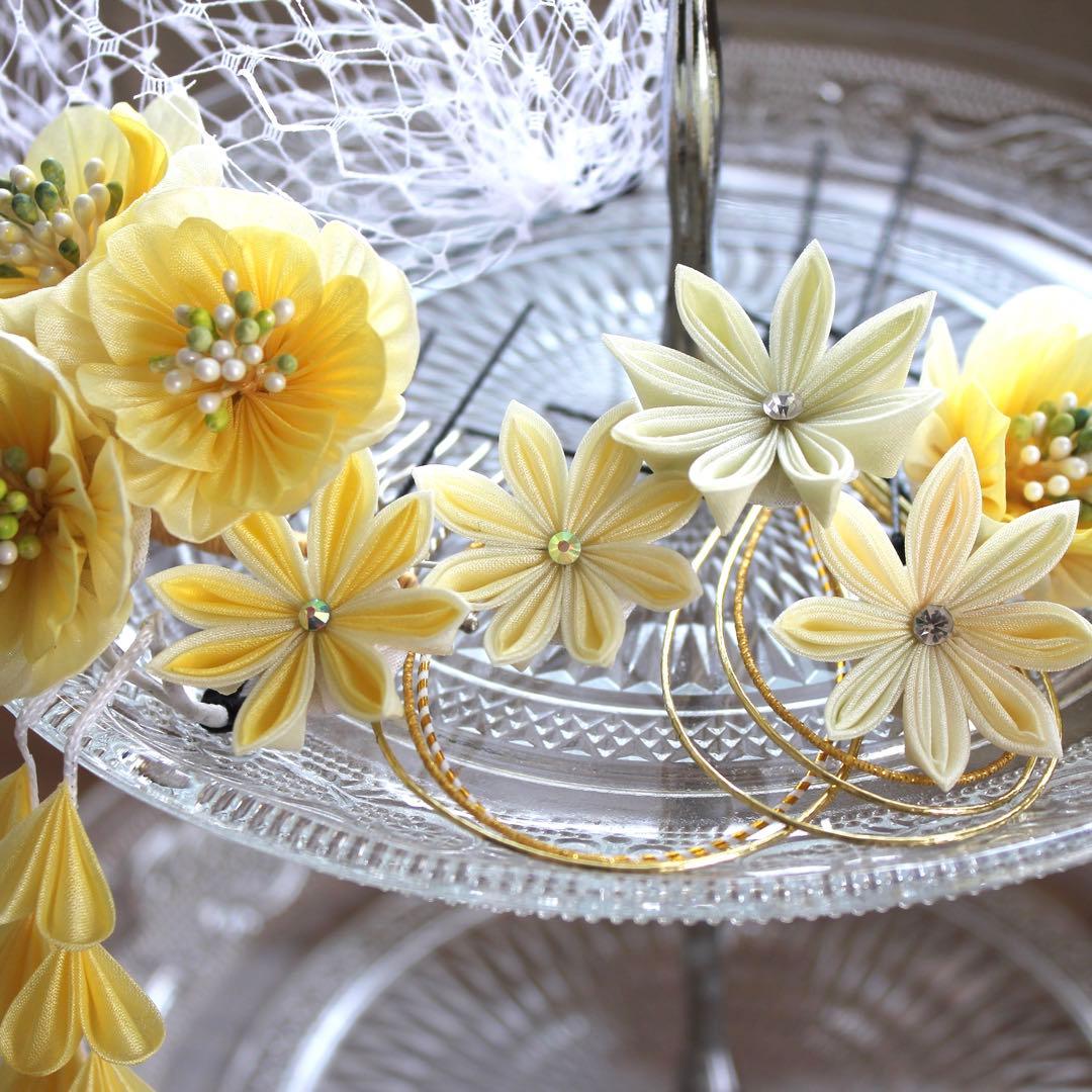 【春色イエローの小花の髪飾り】つまみ細工　成人式　卒業式　結婚式