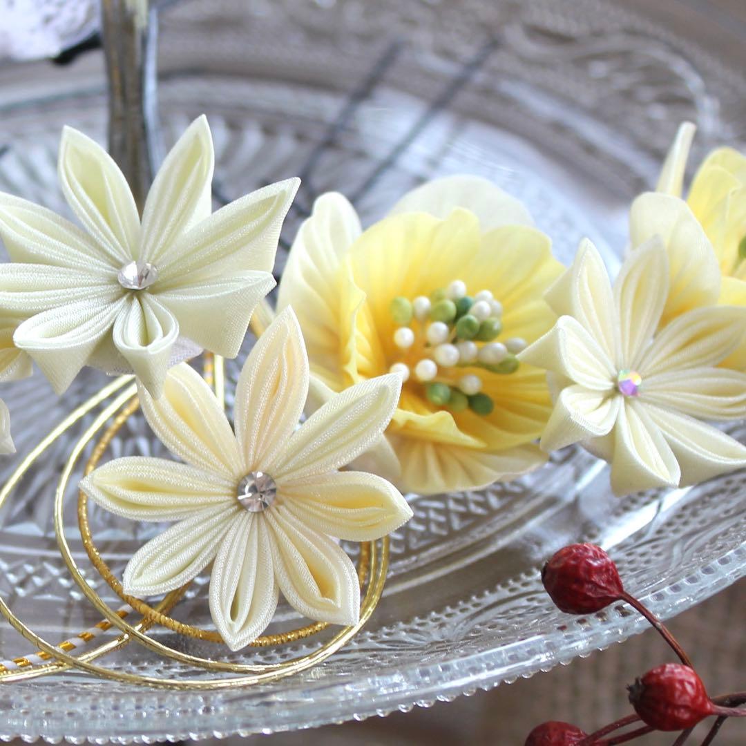 【春色イエローの小花の髪飾り】つまみ細工　成人式　卒業式　結婚式