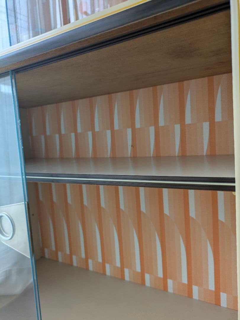 昭和レトロ　ポップ　食器棚　収納キャビネット ガラス棚付き　当時物