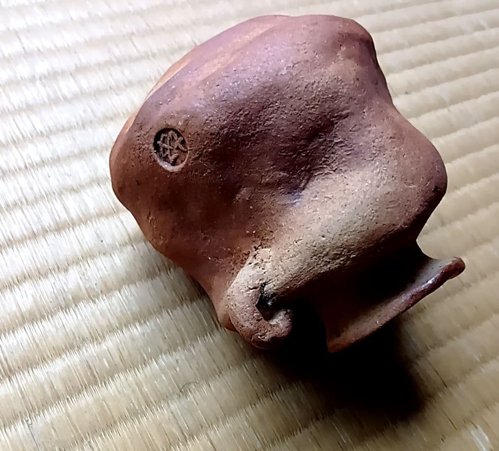 骨董品 徳利 花入 花瓶 異形 へこみ 落款【坂】 備前焼 信楽焼 陶芸