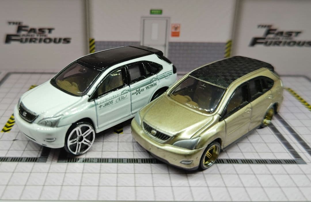 絶版 トミカ トヨタ 30系 ハリアー 2台 東京オートサロン トミカくじ6