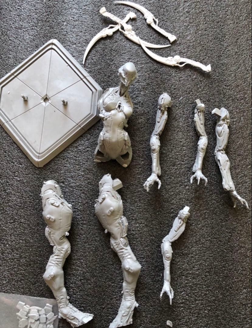 四刃カマキリ女王GK未塗装ホワイトキット