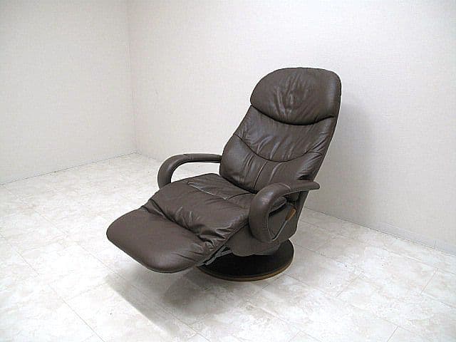 カリモク　ハイバック本革リクライニングチェア　　リクライナー　約32万