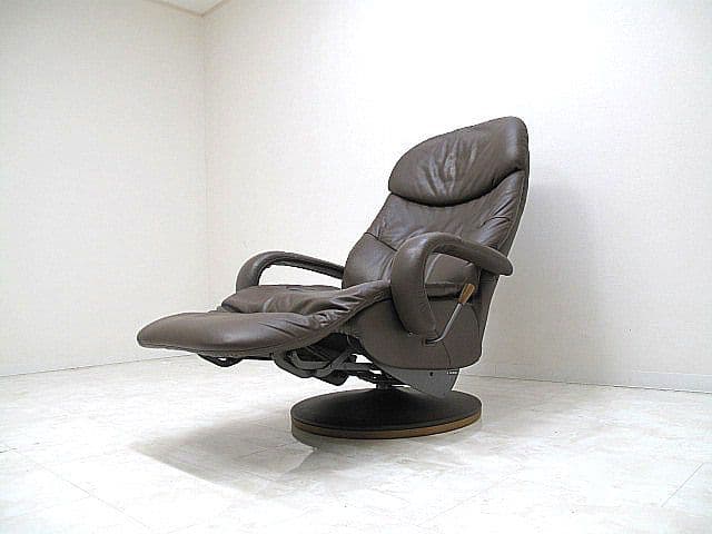 カリモク　ハイバック本革リクライニングチェア　　リクライナー　約32万