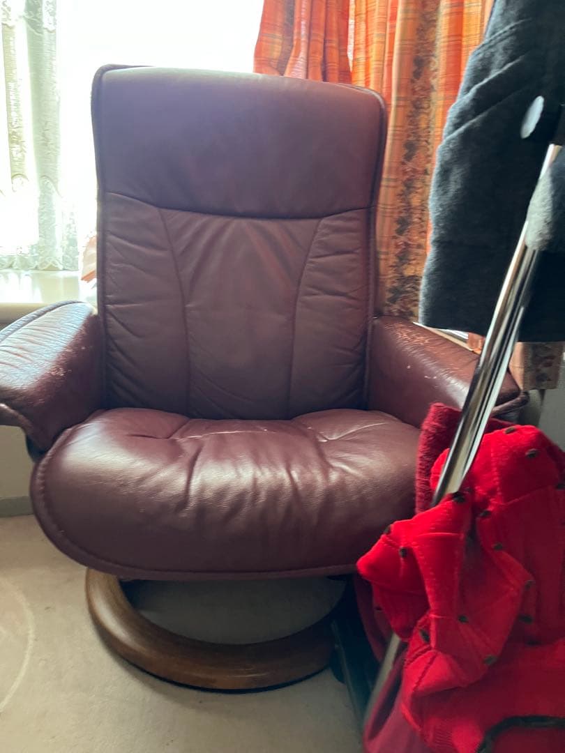 エコーネス ストレスレスチェア オットマン付き 高さ95幅76