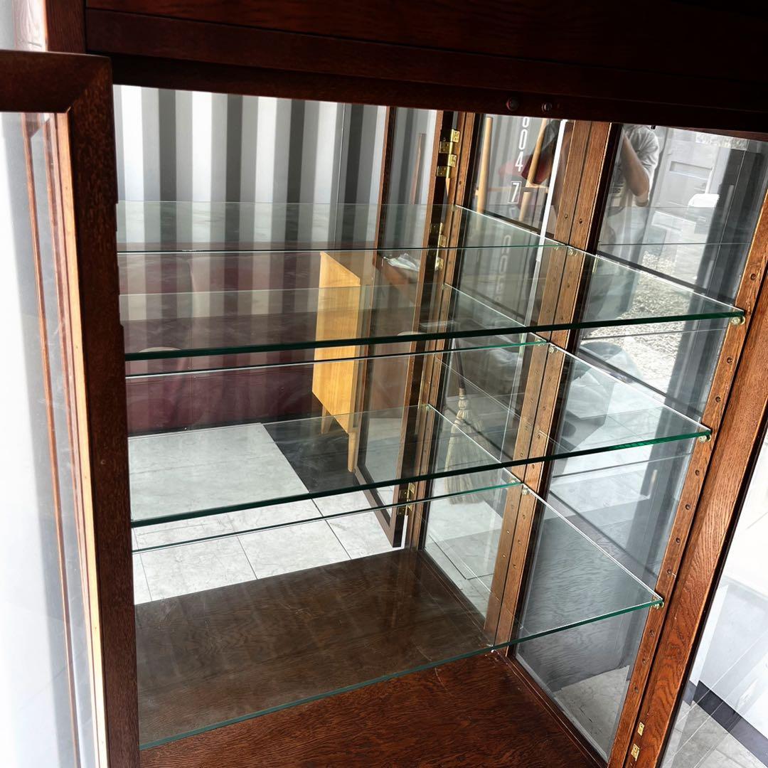 取付無料！カリモク ドマーニ モーガントン おしゃれアンティークガラス飾り棚✨