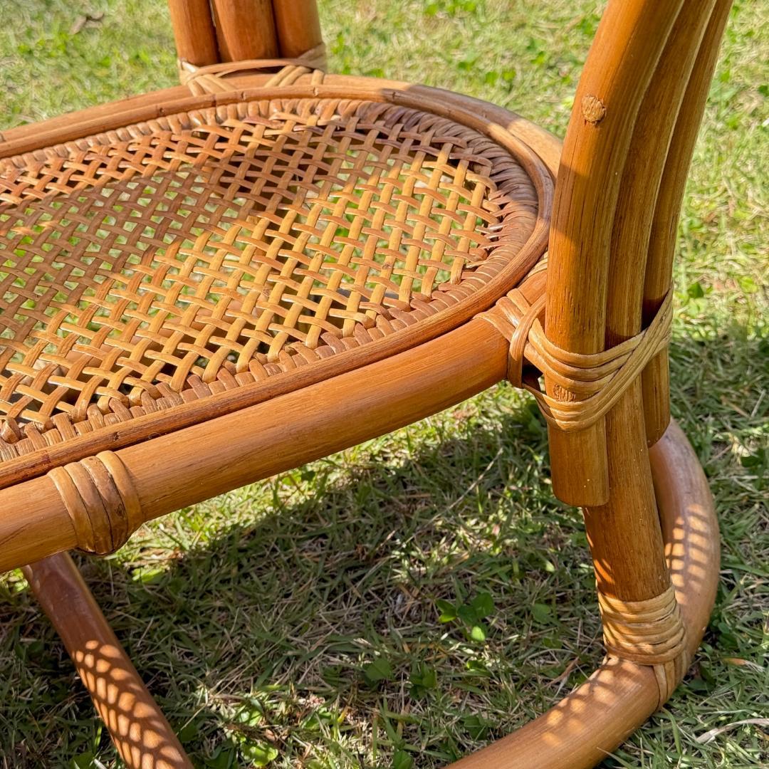 ビンテージ　古びた良き佇まいのラタン　小さなガラステーブル