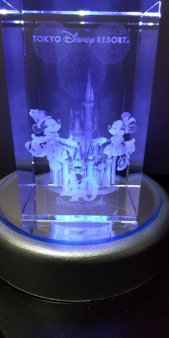 東京ディズニーランド40周年　記念　3Dキューブ　クリスタル　置物
