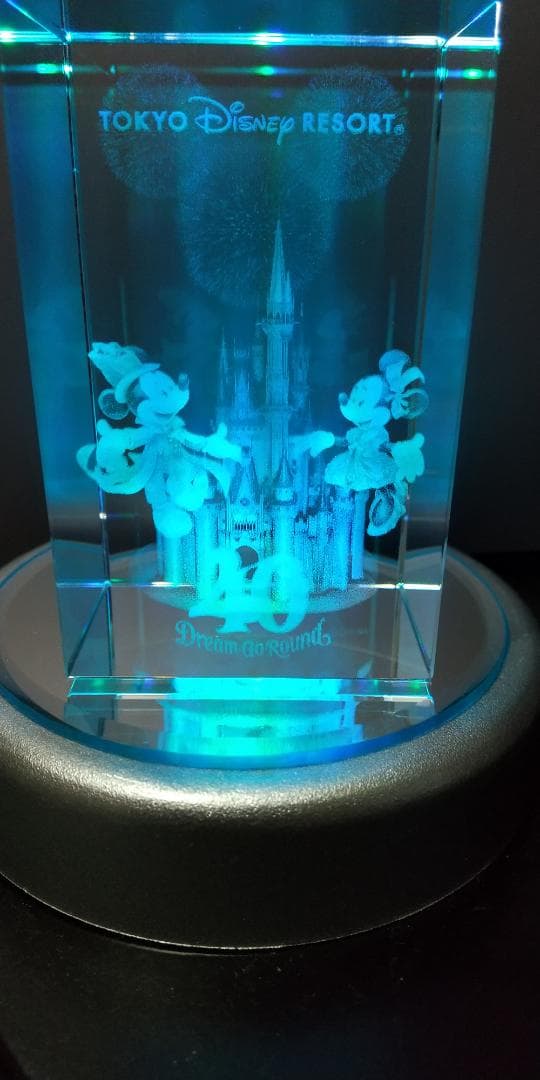 東京ディズニーランド40周年　記念　3Dキューブ　クリスタル　置物