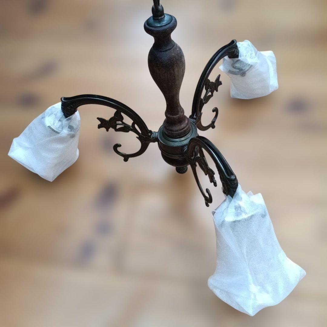 3灯シャンデリア照明　アンティーク調　 Sunyow サンヨウ