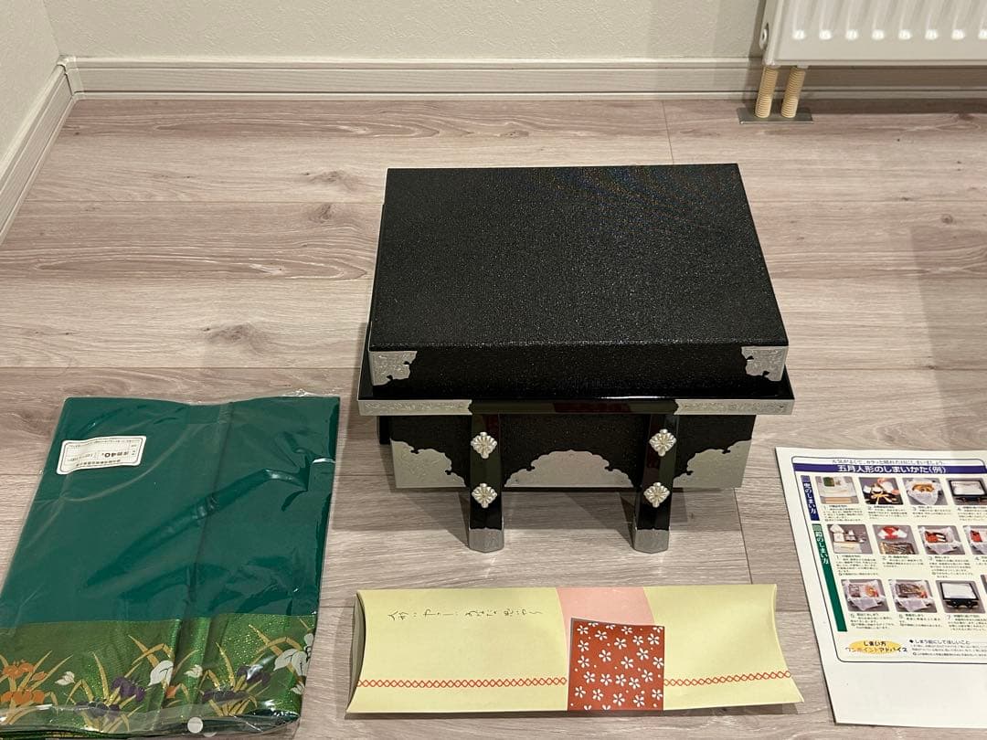 兜飾り シルバー 黒 兜飾り