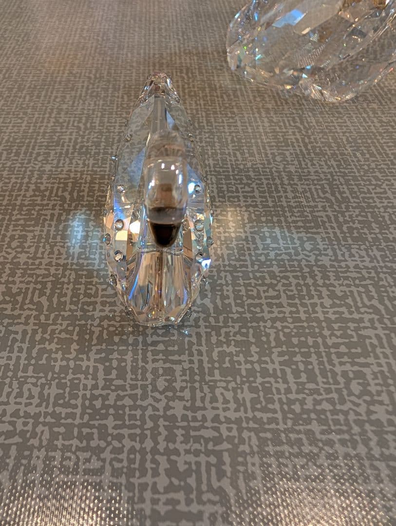 スワロフスキーのスワンの置物　スワロフスキーストーン付き