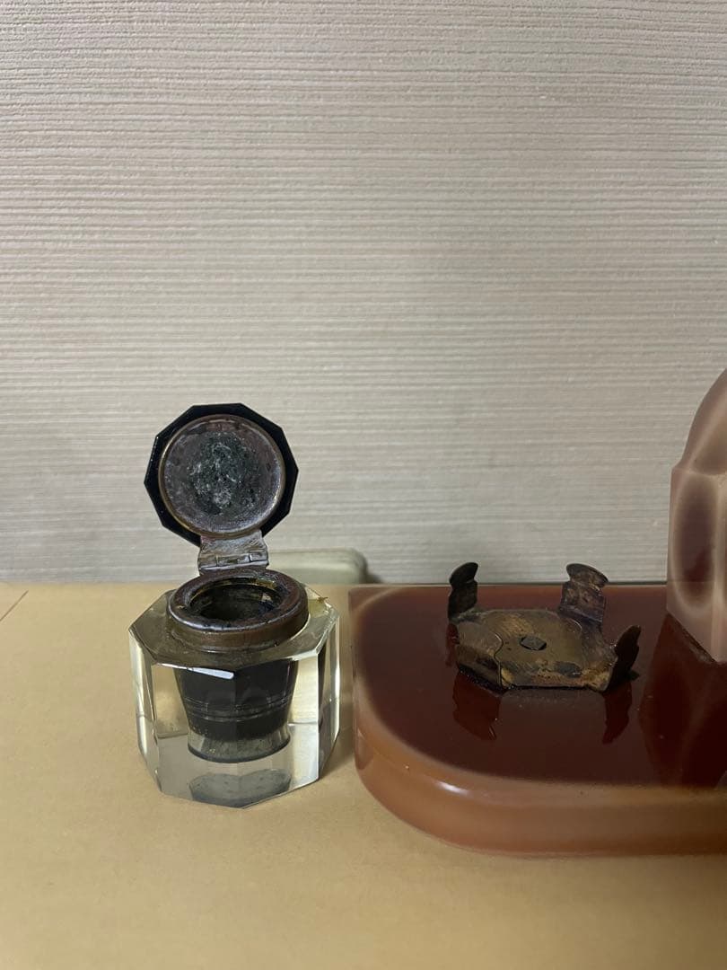 置き時計　中古　欠けあり