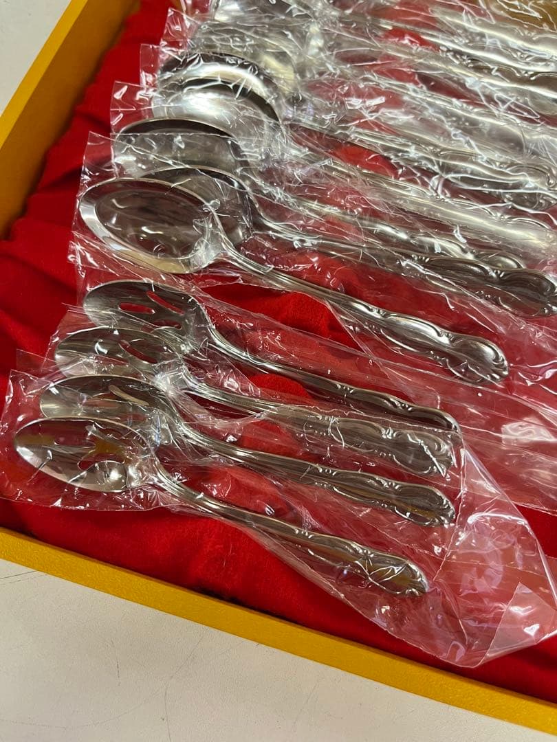 M405 未使用品 18-8ステンレス製洋食器 カトラリーセット 東栄美器