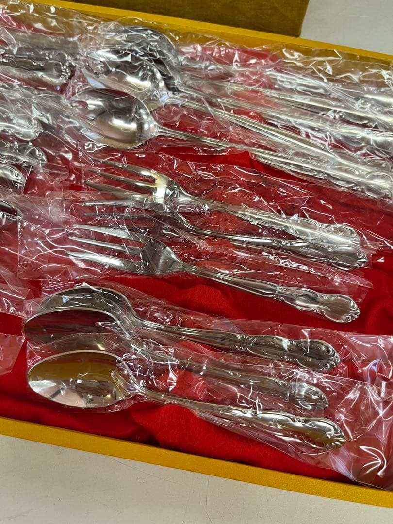 M405 未使用品 18-8ステンレス製洋食器 カトラリーセット 東栄美器