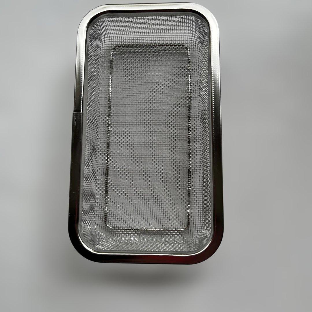 受皿がついた箱型の銅おろし金