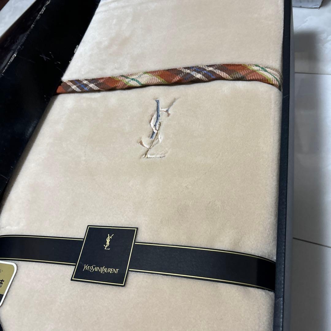 イヴ・サンローラン　布団　毛布