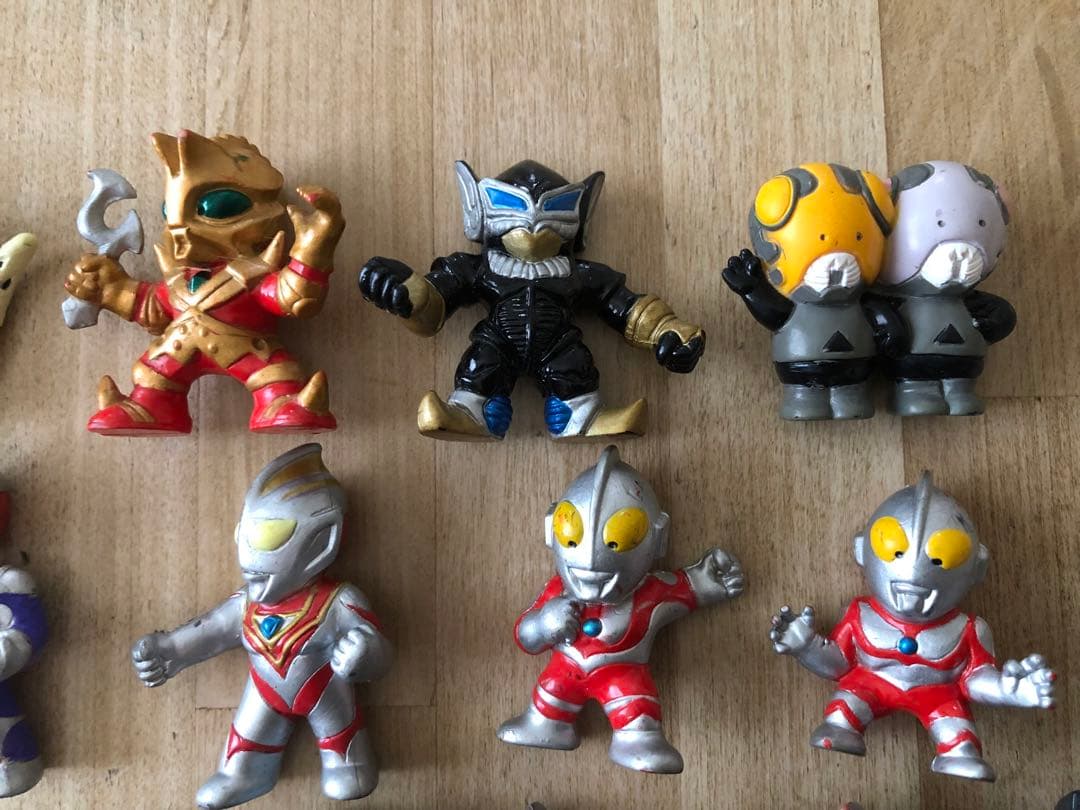 ウルトラマン 怪獣 ミニフィギュア まとめ売り - メルカリ