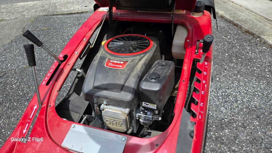 ラ*ん様 草刈り機 芝刈り機 ガソリンエンジン 草集め袋付き