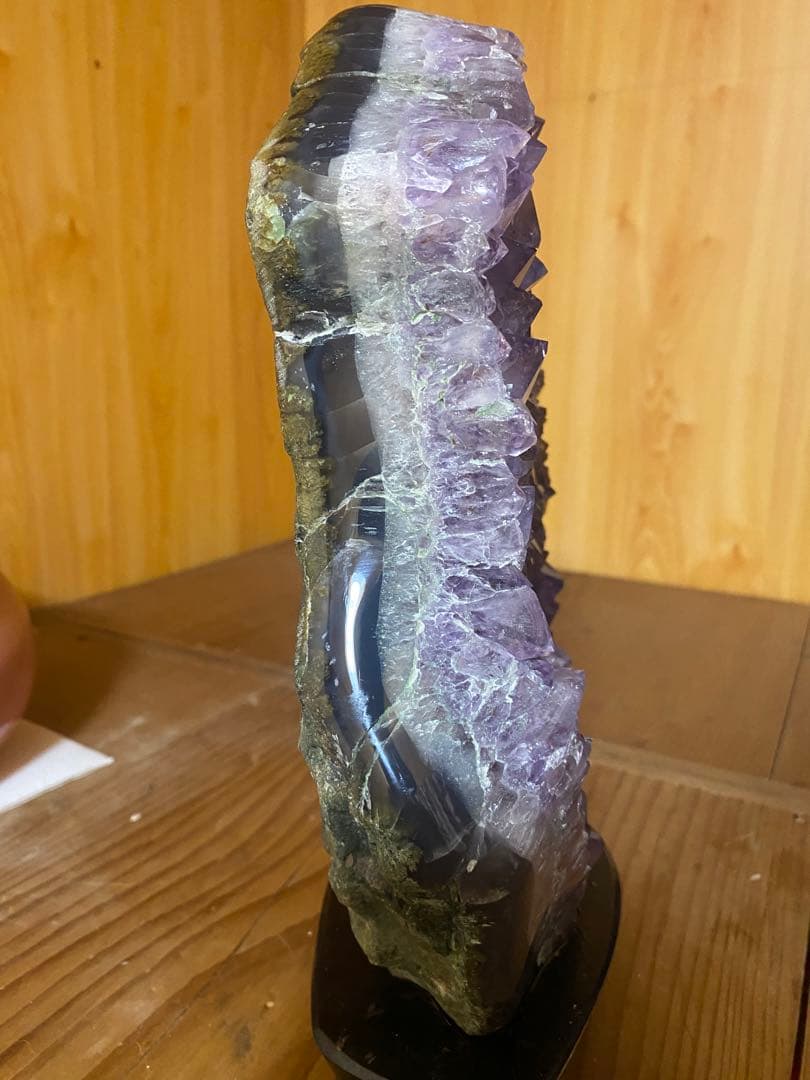 アメジスト原石　木製台座付き　4.1Kg