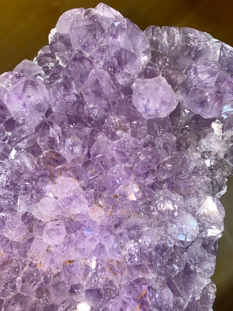 アメジスト原石　木製台座付き　4.1Kg