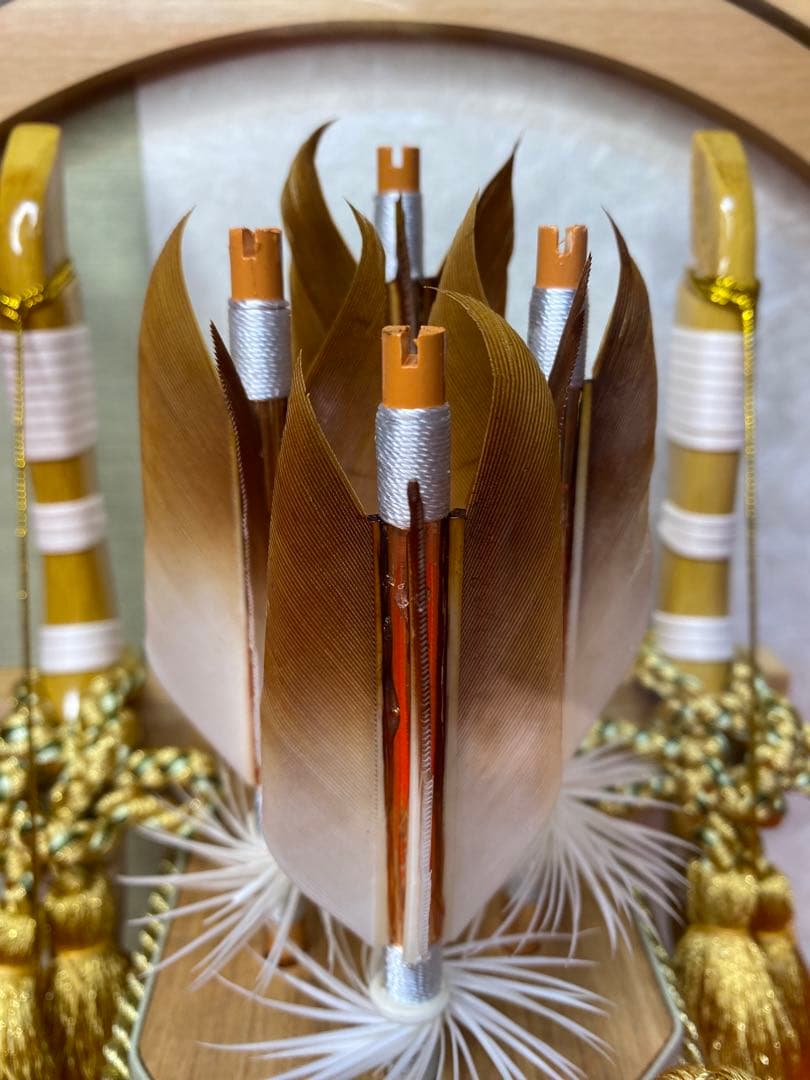 平安豊久　破魔弓　白木　円形アクリルケース・間口約３０×奥行約１６×高さ約３０㎝