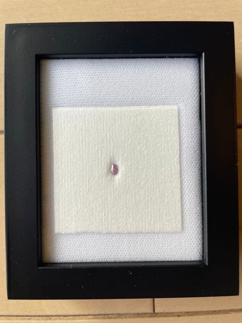 fancy intense purple pink 0.084カラット