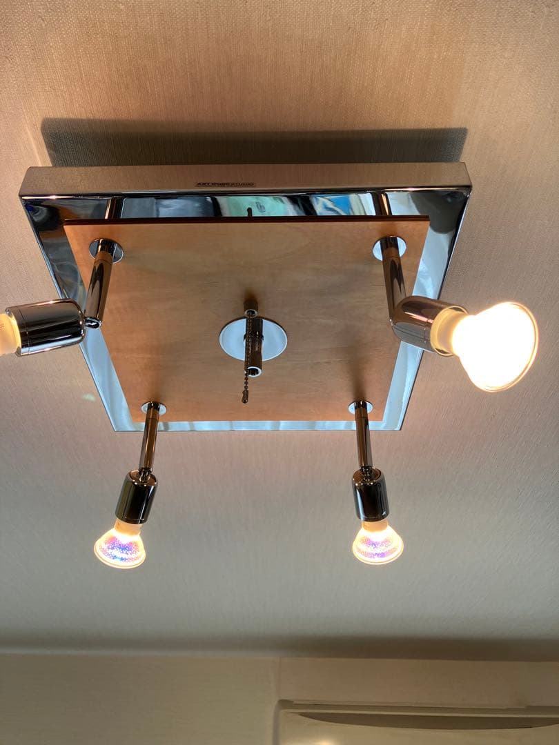 天井シーリングライト　60W×4