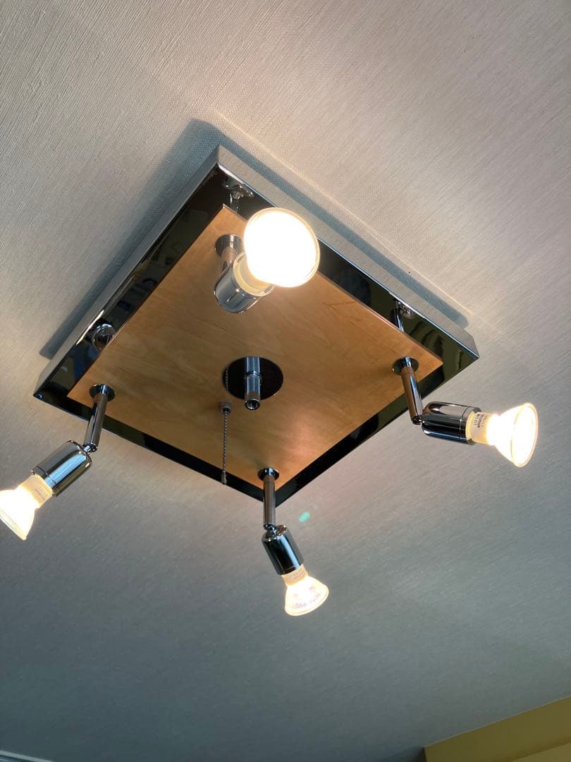 天井シーリングライト　60W×4