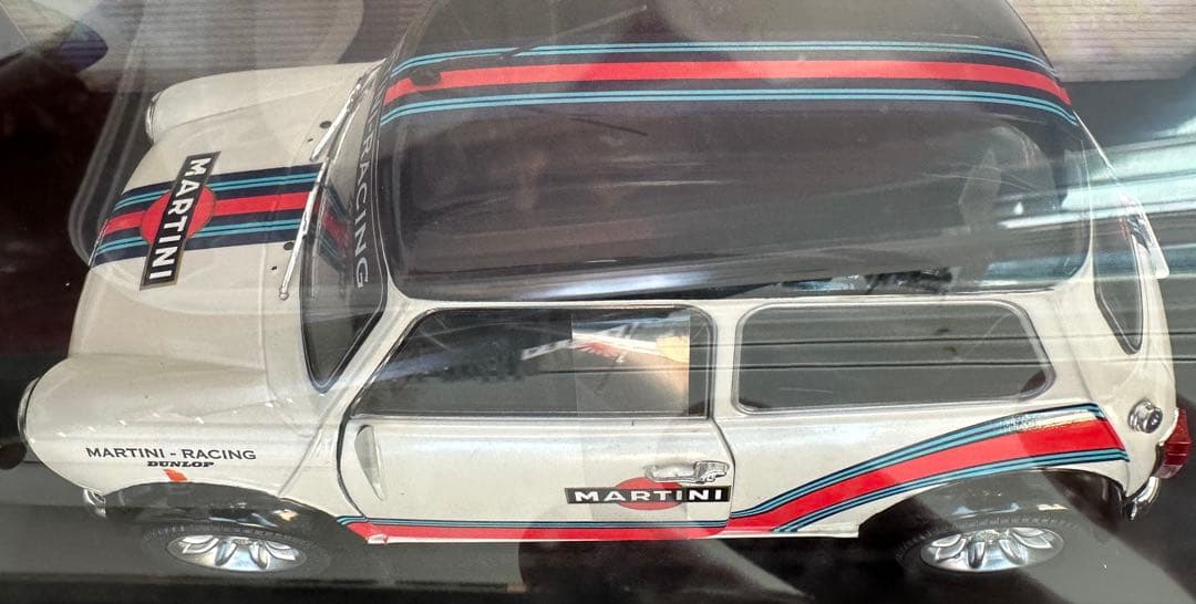 ミニカー SOLIDOMARTINIRACING STREETFIGHTER 1/18