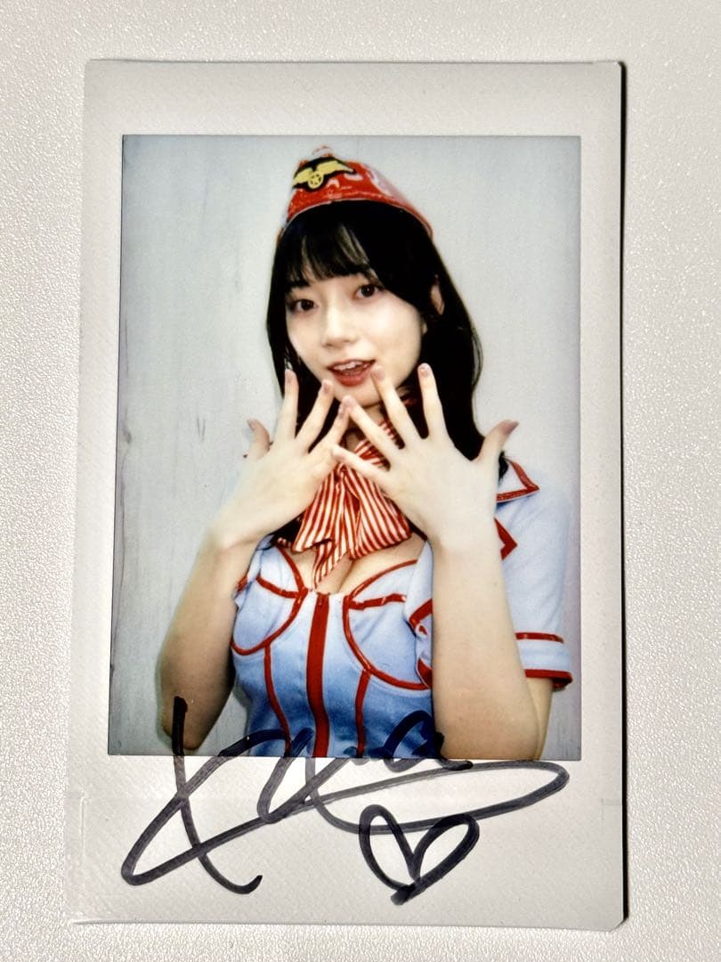 瀬戸環奈 直筆サイン入りチェキ - メルカリ